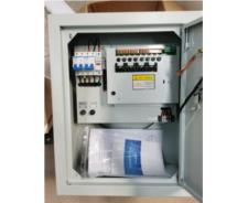   配電箱是否必須加裝防護(hù)擋板？